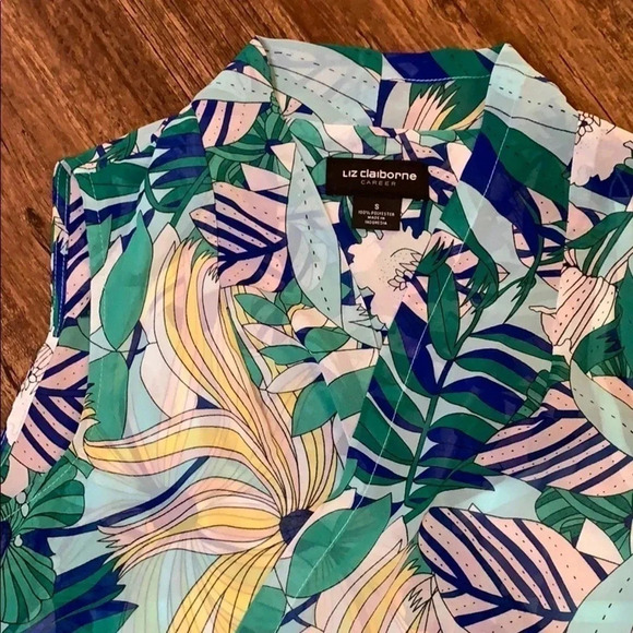 Liz Claiborne Floral Faux Wrap Sleeveless Blouse - Picture 4 of 11